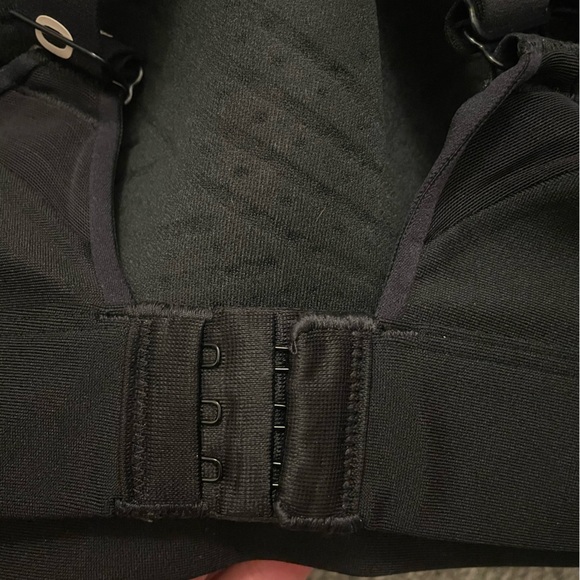 Under Armour Compression sports bra Size:M - Picture 4 of 5